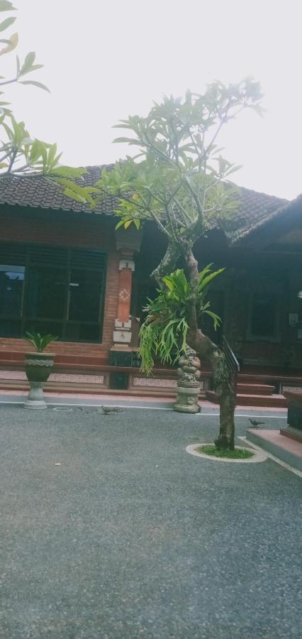 Liang House And Hostel Ubud Exteriör bild